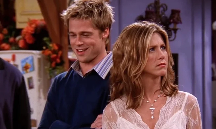 Brad Pitt và Jennifer Aniston trong mùa tám series Friends. Ảnh: ABC.