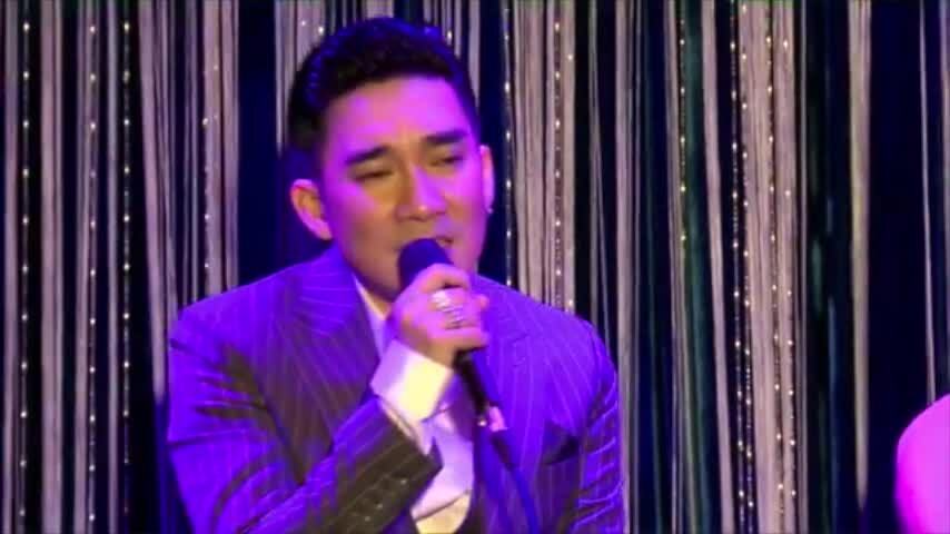 Quang Hà làm show online tại nhà